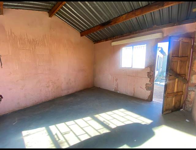 2 BEDROOM HOUSE FOR SALE IN PALM RIDGE